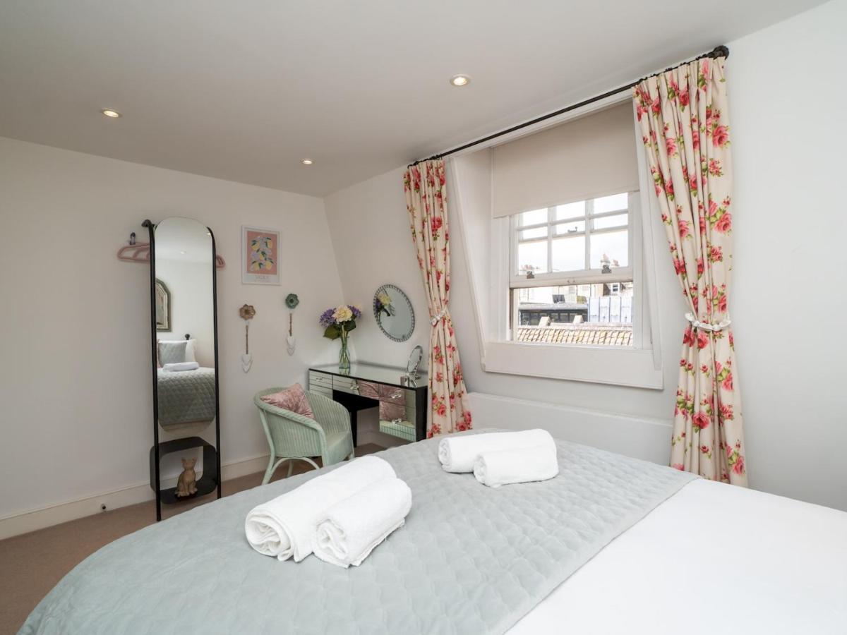 Ferienwohnung Pass The Keys 2 Bed Flat In The Heart Of Bath Exterior foto